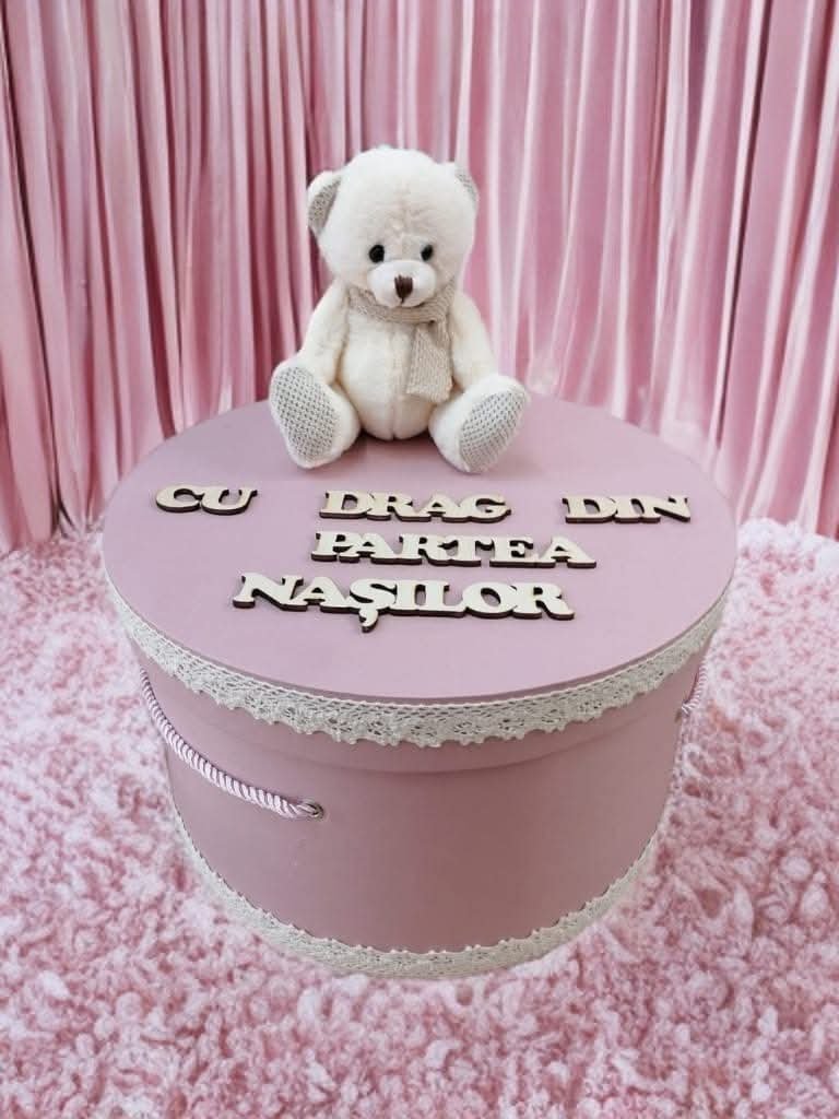 Cutti carton decorate